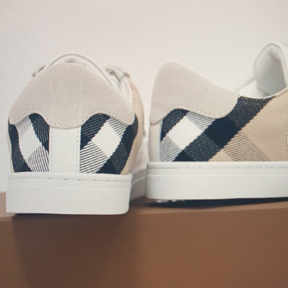 Burberry Men’s Sneakers in White And Tan - Picture 7 of 9